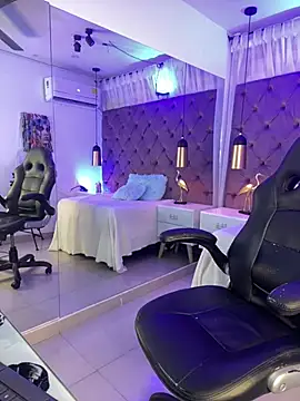 Auri__'s cam snapshot