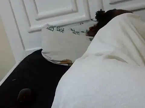 chedza1523's cam snapshot