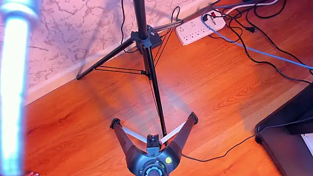 Hannah--Moon's cam snapshot