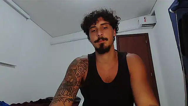 milkoffe live sex cam