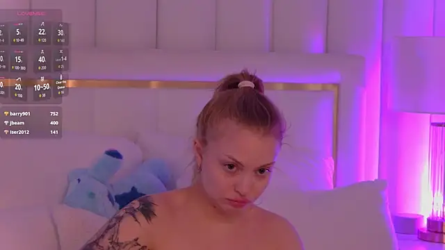 MollyHilton live sex cam