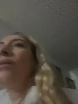 viktoria_davis_'s cam snapshot