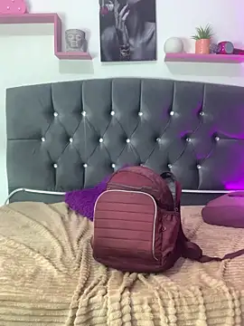 ISIS17_EF's cam snapshot