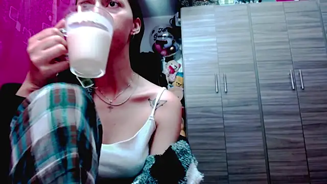 holy_juli live sex cam