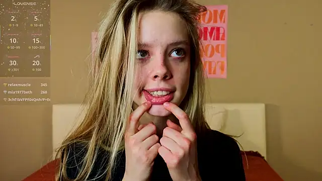 TiffinyMergist live sex cam