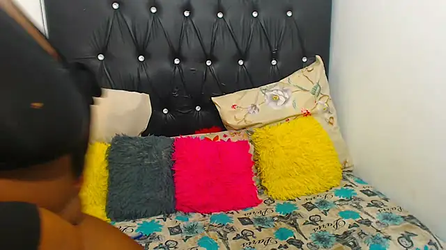 melanin_lizzy live sex cam