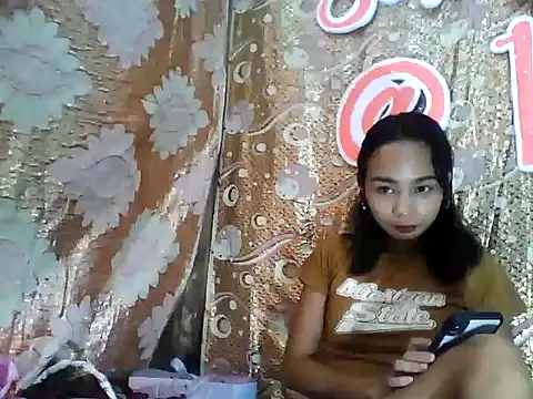 Asianpinay_Skinny1818's cam snapshot