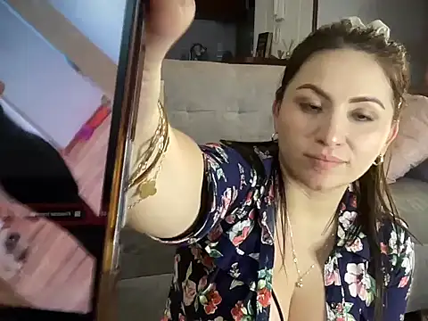 EmmaAlbaxx's cam snapshot