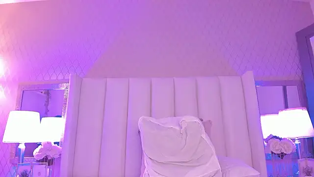 SophiaSmiiths_'s cam snapshot