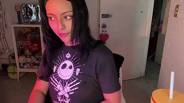 kaithra live sex cam