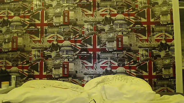 Lynylou's cam snapshot