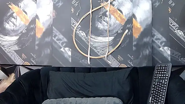 Lilmisbaddyxxx's cam snapshot