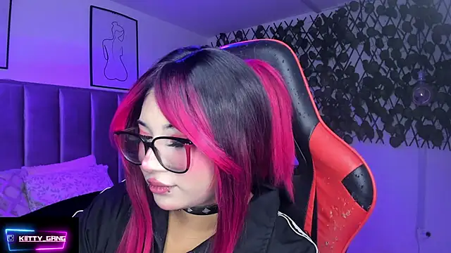 Kitty_Gang live sex cam