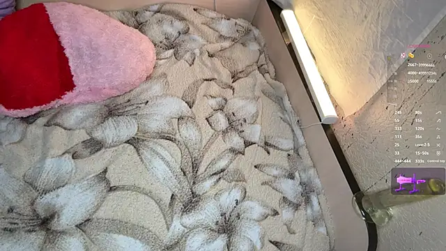 MaryjaneSpider's cam snapshot