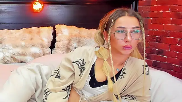 ChristynaRoss's cam snapshot