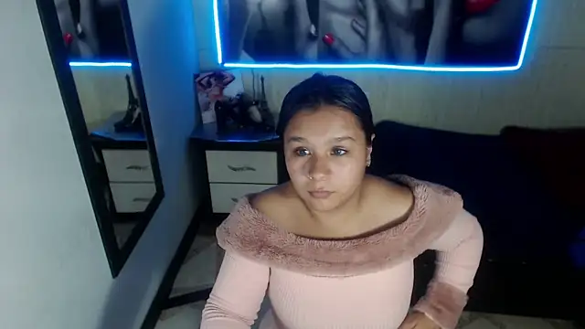 Charis_21's cam snapshot