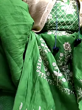 Indian-couple2025's cam snapshot