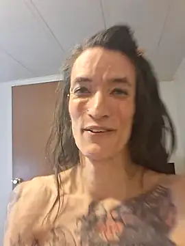 MaitressePomme3 live sex cam