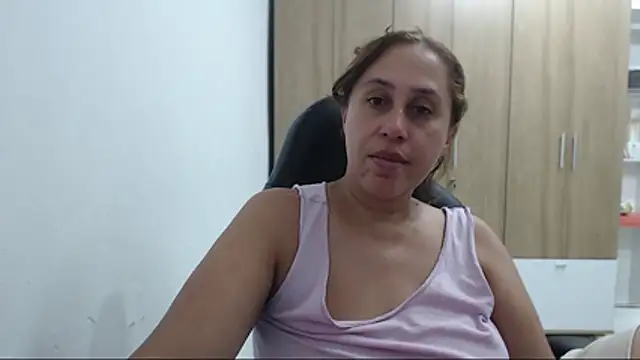 RoxanaLove9's cam snapshot