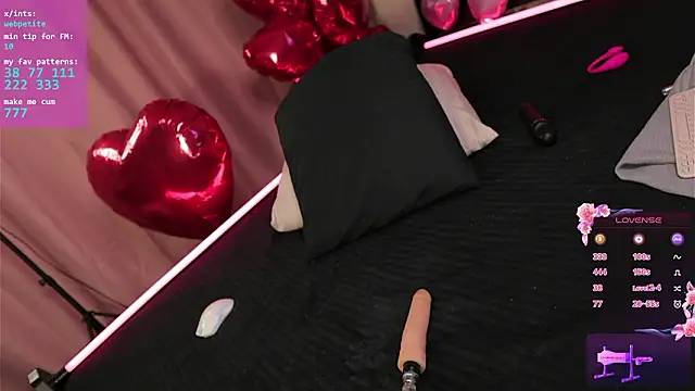 webpetite's cam snapshot