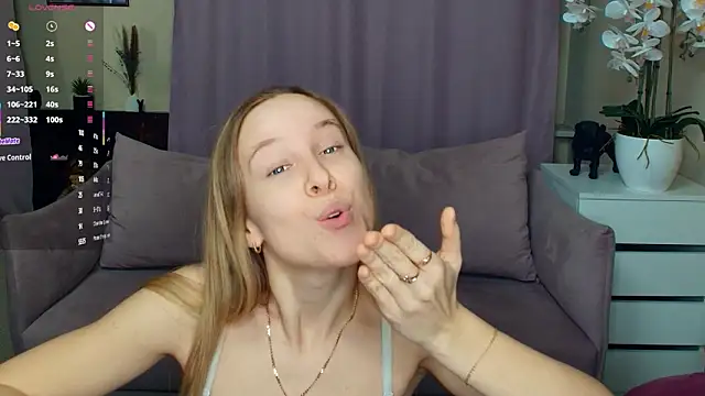 SoonMoor live sex cam