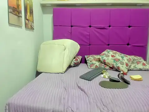 kittysex18's cam snapshot