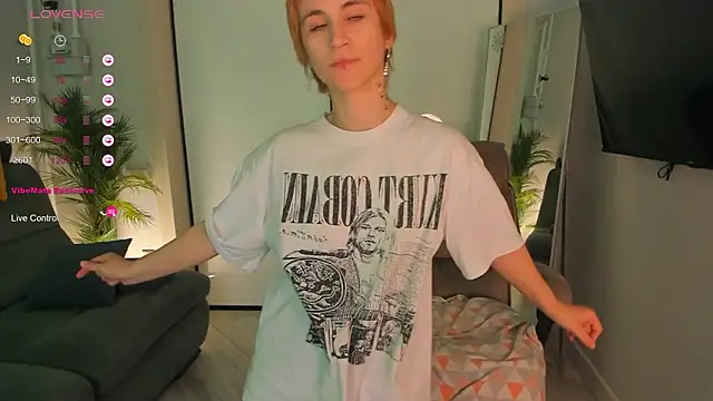 AutumnWhisper's cam snapshot