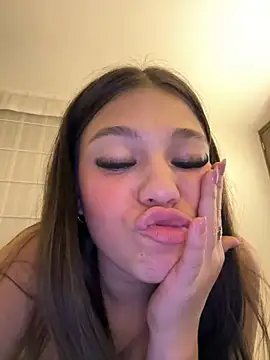 Alyshanon18 live sex cam