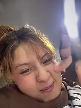 CharlotteUwU_'s cam snapshot