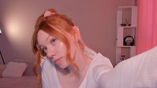 Elisahsthetics's cam snapshot