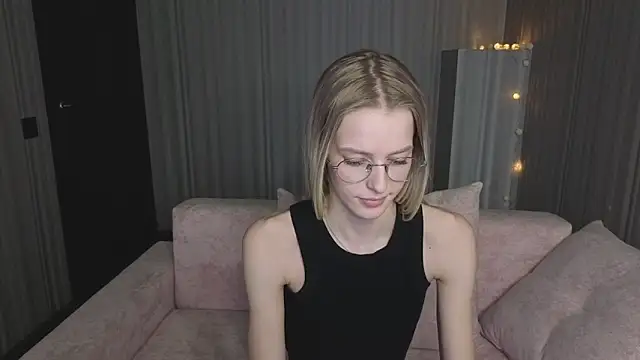 kittie_like18 live sex cam
