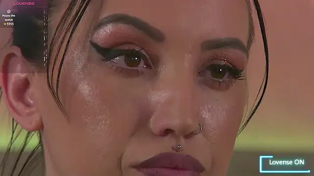 EnyaHazell's cam snapshot