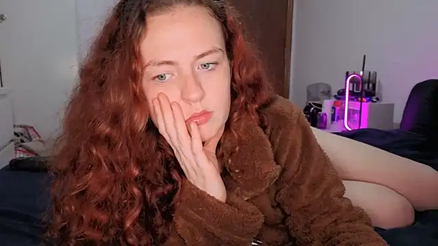 ENGLISHEMILY_69's cam snapshot