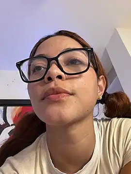 AkiraY10 live sex cam