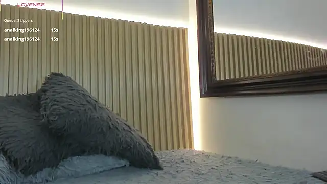 Annie_paradise17's cam snapshot