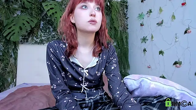 ElizaNik_'s cam snapshot