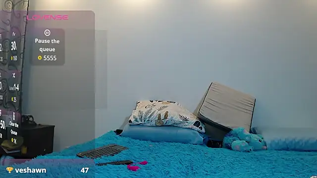 RaivenMoon_'s cam snapshot