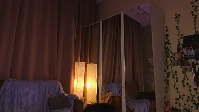 LaveraBadlam live sex cam