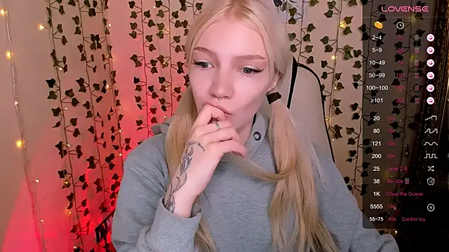 AnyaTaylor_'s cam snapshot