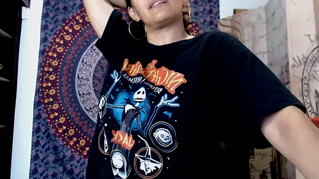 Lucyy_Naugthy's cam snapshot