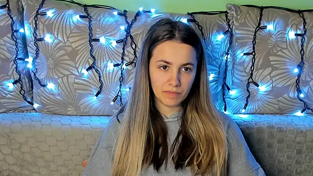 MaggieCake's cam snapshot