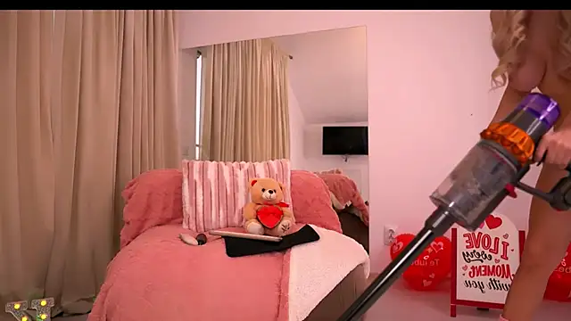 KylieJoyce live sex cam