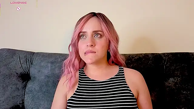 DannaCouper_'s cam snapshot