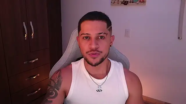 domsantiago_'s cam snapshot