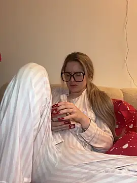 Holly-Glamour's cam snapshot