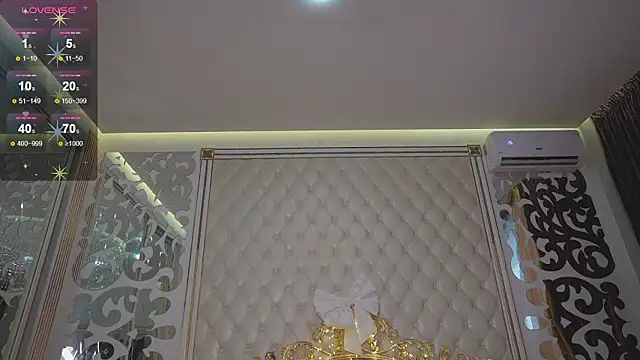 PeachyLina live sex cam