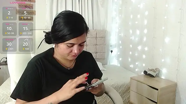 mia_traveluxe's cam snapshot