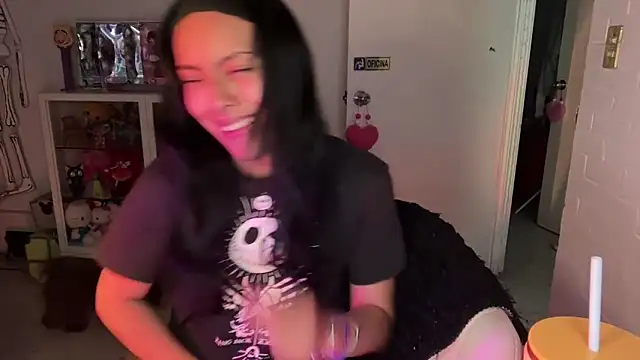 kaithra live sex cam