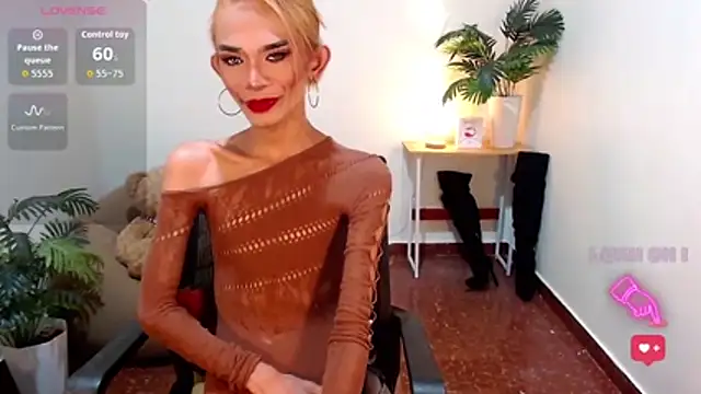 itsmeMonicaloove69 live sex cam