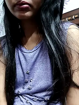 Yours-Bebo live sex cam